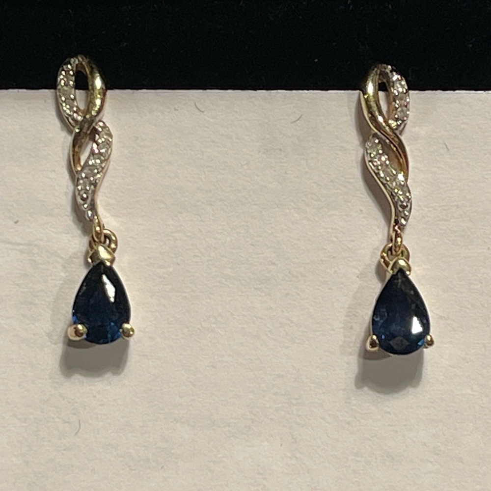 Elegant 10K Gold and Blue Sapphire TearDrop Earrings